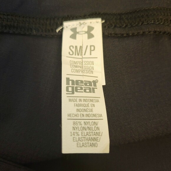 Under Armour Black High Rise Capri SM/P Athletic Women Pants/Leggings - Picture 4 of 9